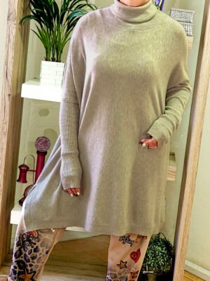 Suéter/Poncho oversized Sol Arena